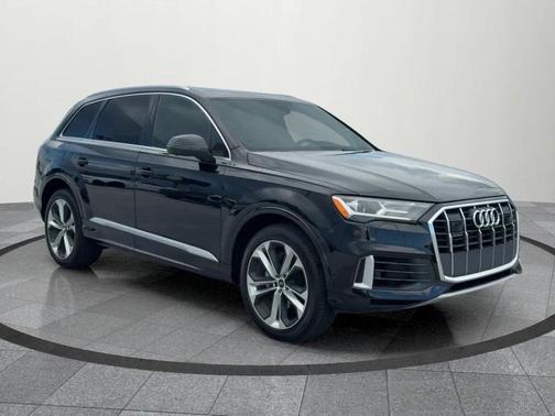 2022 Audi Q7 55 Premium Plus