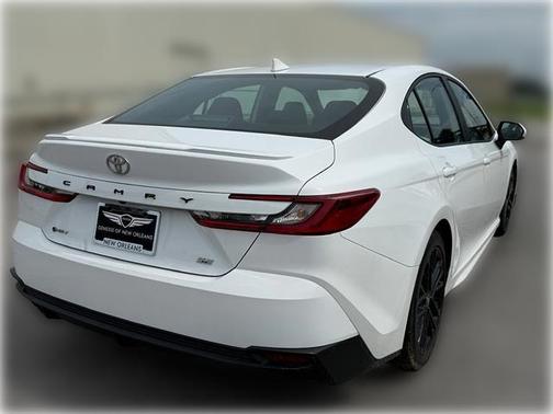 Ice Cap 2025 Toyota Camry SE