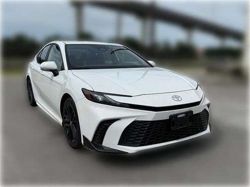Ice Cap 2025 Toyota Camry SE