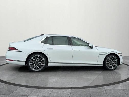 2026 Genesis G90 e-SC