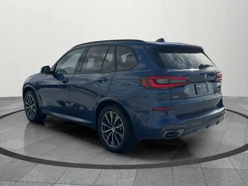 2023 BMW X5 M50i