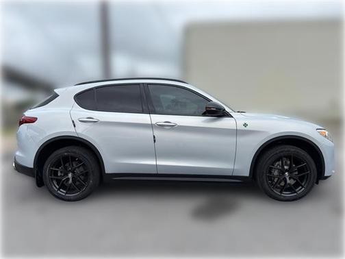 Lunare White Metallic 2021 Alfa Romeo Stelvio Base