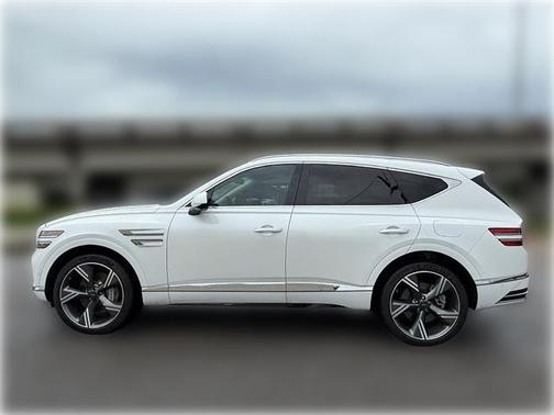 Uyuni White 2025 Genesis GV80 2.5T