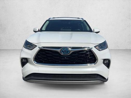 2023 Toyota Highlander Hybrid Platinum