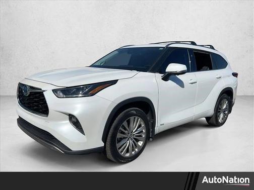 2023 Toyota Highlander Hybrid Platinum
