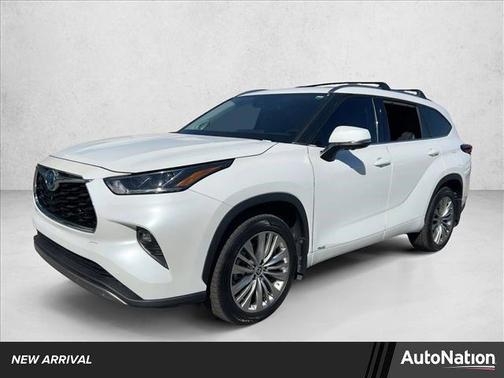 2023 Toyota Highlander Hybrid Platinum