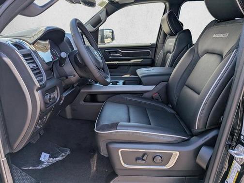 Diamond Black Crystal Pearlcoat 2026 RAM 1500 Laramie