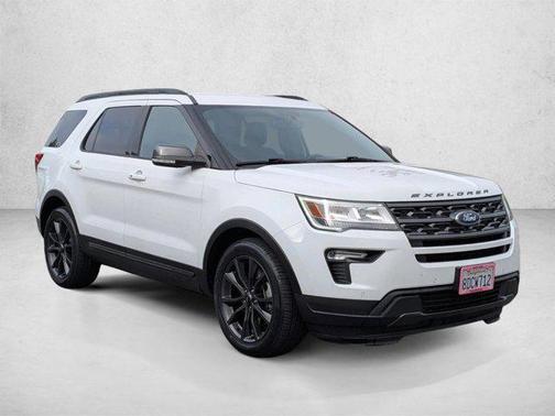 Oxford White 2018 Ford Explorer XLT