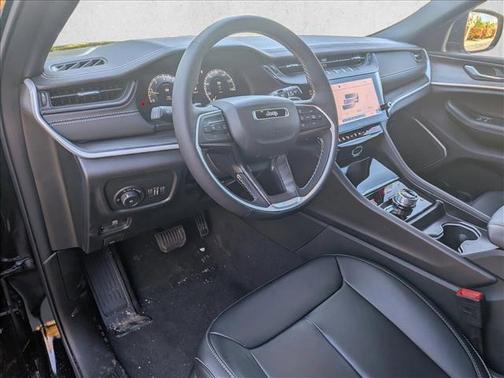 Diamond Black Crystal Pearlcoat 2026 Jeep Grand Cherokee Limited