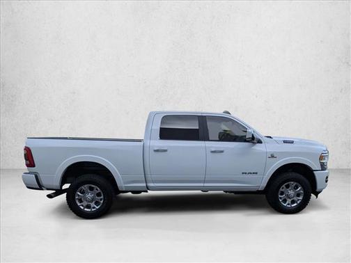 Bright White Clearcoat 2022 RAM 2500 Laramie Crew Cab 4x4 6'4' Box