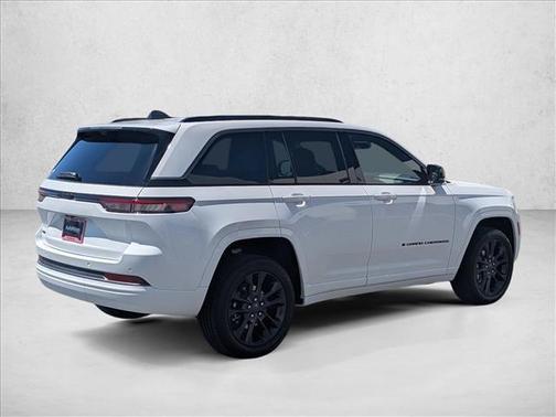 Bright White Clearcoat 2026 Jeep Grand Cherokee Limited