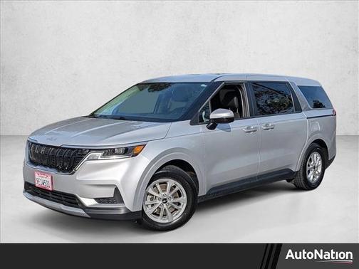 2023 Kia Carnival LX