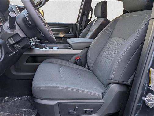 2025 RAM 3500 Big Horn Crew Cab 4x4 8' Box