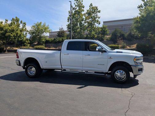 2021 RAM 3500 Laramie Crew Cab 4x4 8' Box