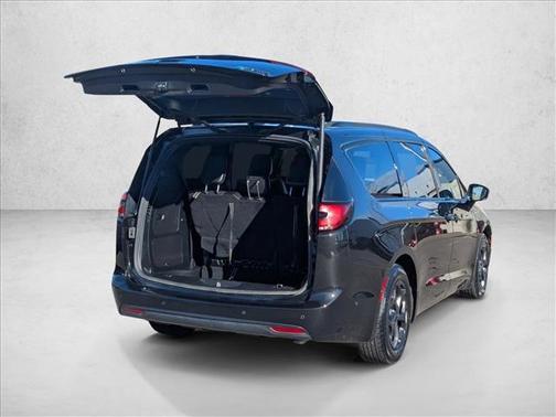 2024 Chrysler Pacifica Hybrid Premium S Appearance Pkg