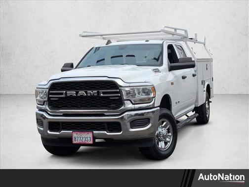 2022 RAM 2500 Tradesman Crew Cab 4x4 8' Box