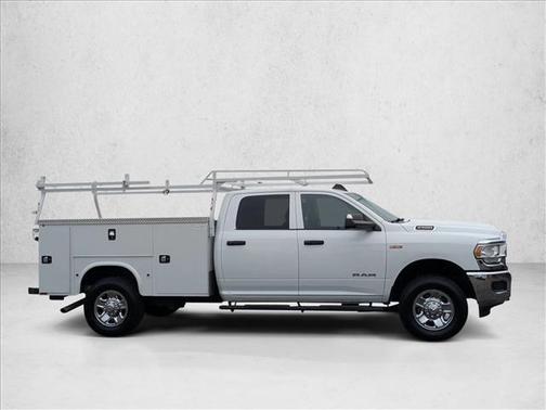 2022 RAM 2500 Tradesman Crew Cab 4x4 8' Box