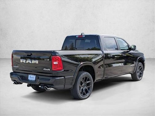Diamond Black Crystal Pearlcoat 2026 RAM 1500 Laramie