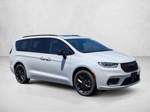 Bright White Clearcoat 2026 Chrysler Pacifica Limited