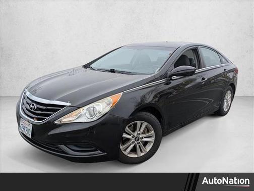 2013 Hyundai SONATA GLS