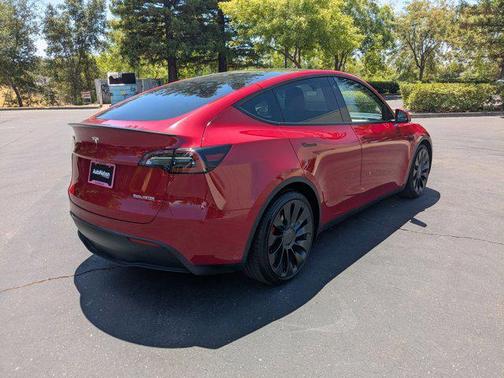 2022 Tesla Model Y Performance Dual Motor All-Wheel Drive
