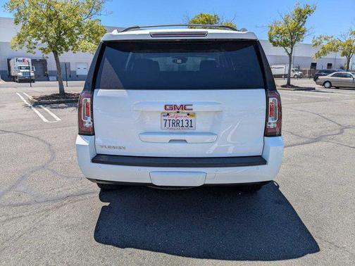 2017 GMC Yukon SLT