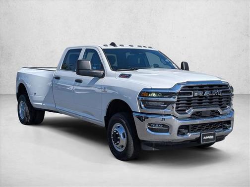 Bright White Clearcoat 2026 RAM 3500 Tradesman Crew Cab 4x4 8' Box