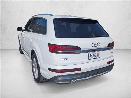 2023 Audi Q7 45 Premium