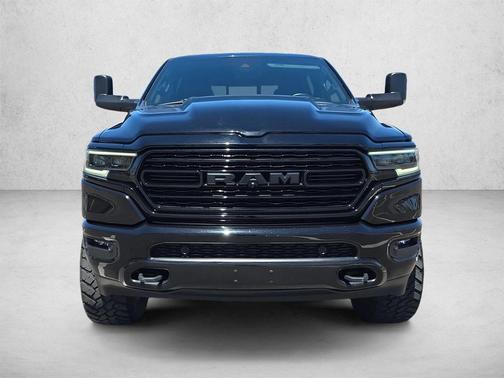 Diamond Black Crystal Pearlcoat 2024 RAM 1500 Limited