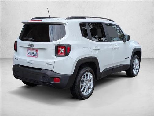 Alpine White Clearcoat 2022 Jeep Renegade Latitude