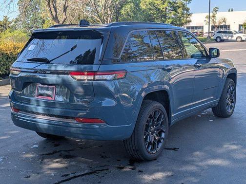 2026 Jeep Grand Cherokee Summit