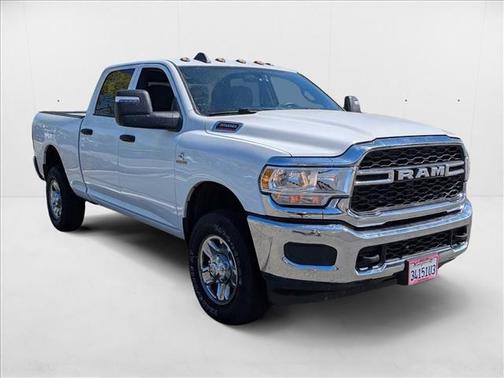 2023 RAM 3500 Tradesman Crew Cab 4x4 6'4' Box