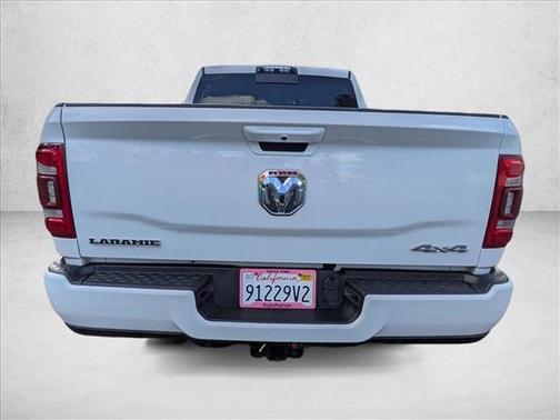2019 RAM 2500 Laramie Crew Cab 4x4 6'4' Box
