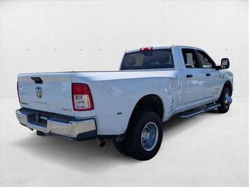 2024 RAM 3500 Big Horn Crew Cab 4x4 8' Box