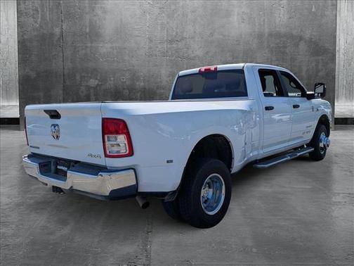 2024 RAM 3500 Big Horn Crew Cab 4x4 8' Box