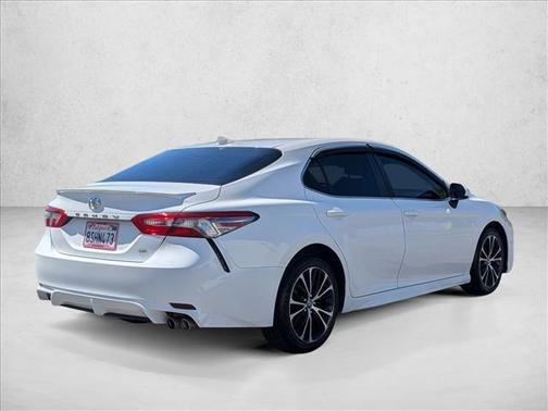 Super White 2019 Toyota Camry SE
