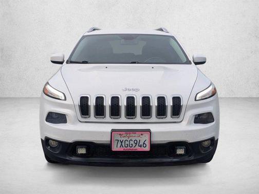 Bright White Clearcoat 2017 Jeep Cherokee Latitude