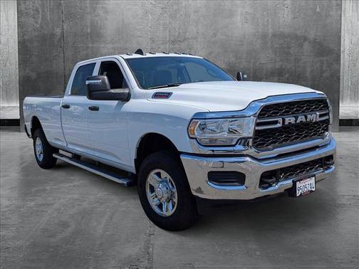2024 RAM 2500 Tradesman Crew Cab 4x4 8' Box