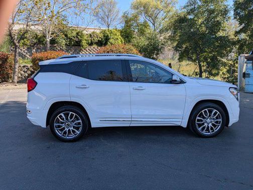 2023 GMC Terrain Denali