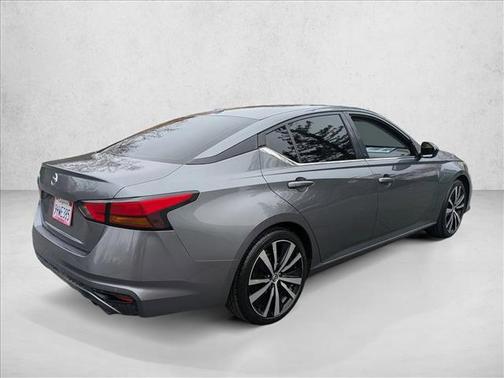 2020 Nissan Altima SR FWD