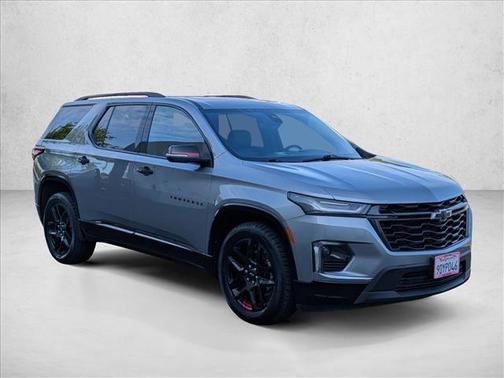 Sterling Gray Metallic 2023 Chevrolet Traverse Premier