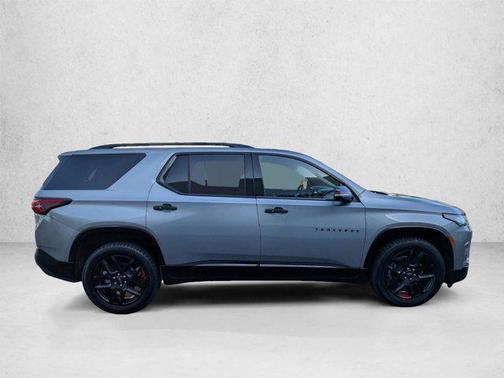Sterling Gray Metallic 2023 Chevrolet Traverse Premier