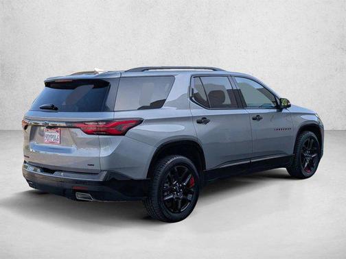 Sterling Gray Metallic 2023 Chevrolet Traverse Premier