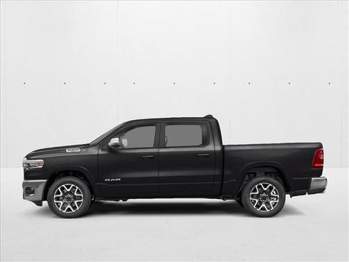 Diamond Black Crystal Pearlcoat 2026 RAM 1500 Laramie