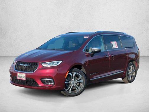 Velvet Red Pearlcoat 2023 Chrysler Pacifica L