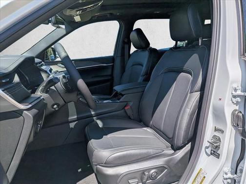Bright White Clearcoat 2026 Jeep Grand Cherokee L Limited