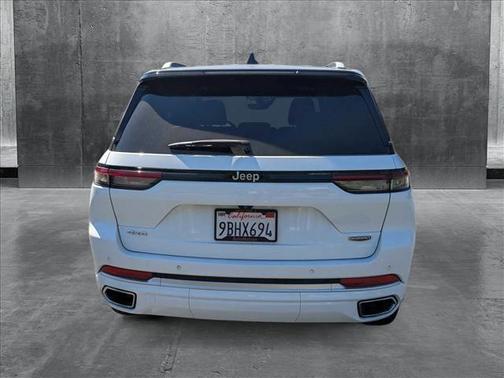 2022 Jeep Grand Cherokee Summit