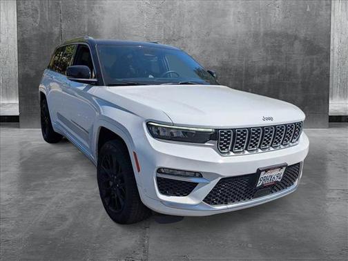 2022 Jeep Grand Cherokee Summit