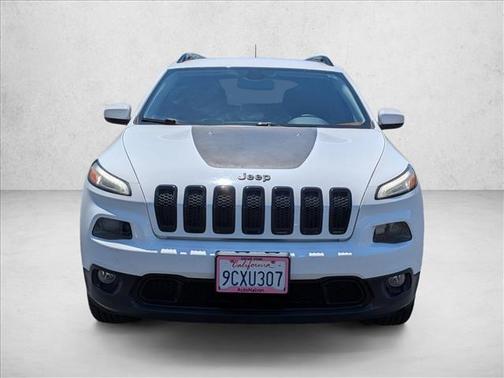 Bright White Clearcoat 2016 Jeep Cherokee Altitude
