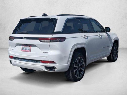 Bright White Clearcoat 2025 Jeep Grand Cherokee Overland